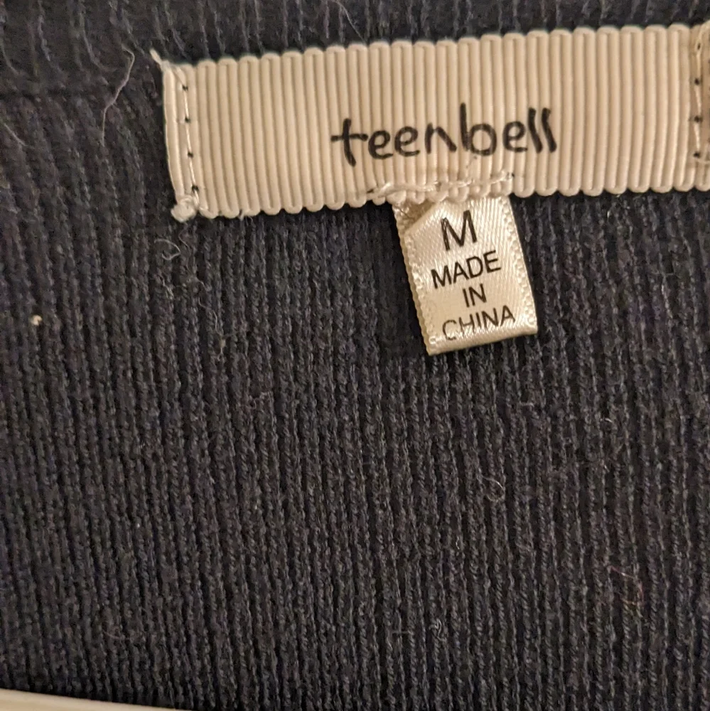 Med Black Sweater - Picture 2 of 2